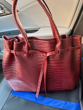 Zara Croc-Embossed Tote in Wine Red